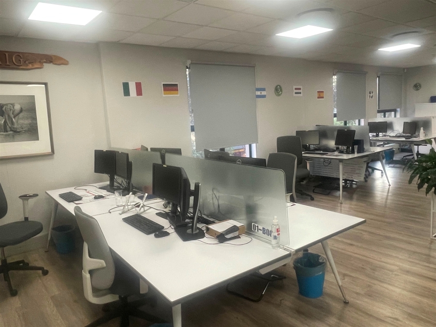To Let Commercial Property for Rent in Umhlanga Ridge KwaZulu-Natal