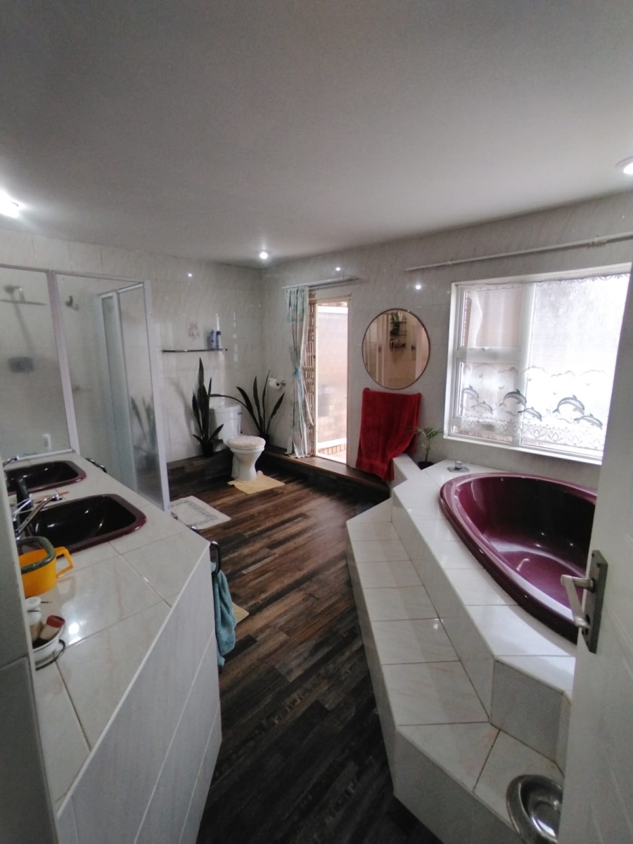 4 Bedroom Property for Sale in Ballito Central KwaZulu-Natal