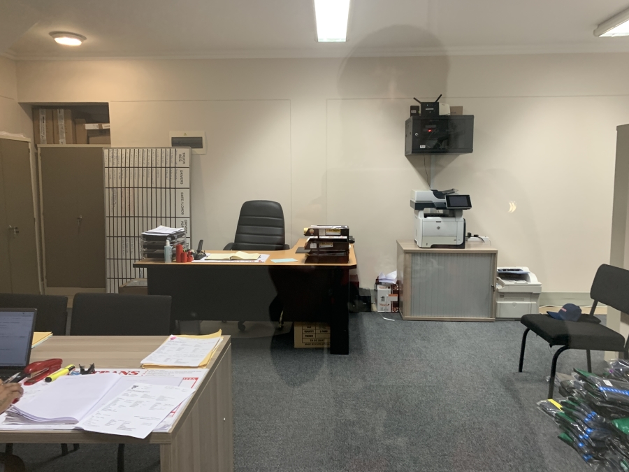 To Let Commercial Property for Rent in Edgemount Estate KwaZulu-Natal