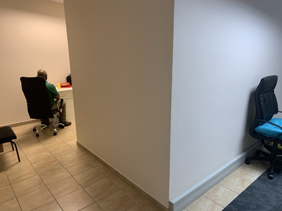 To Let Commercial Property for Rent in Edgemount Estate KwaZulu-Natal