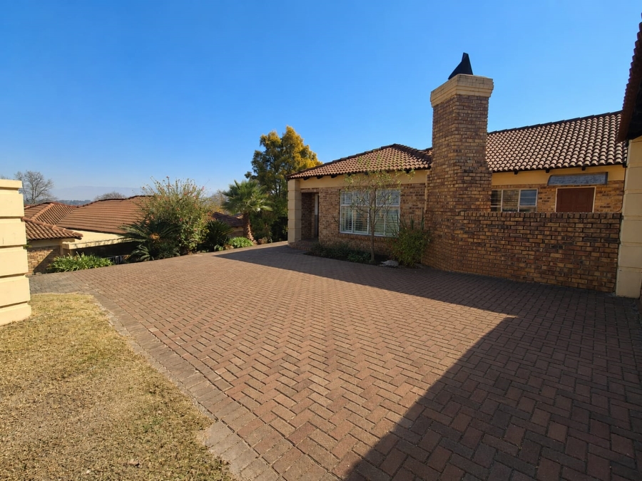 3 Bedroom Property for Sale in Signal Hill KwaZulu-Natal