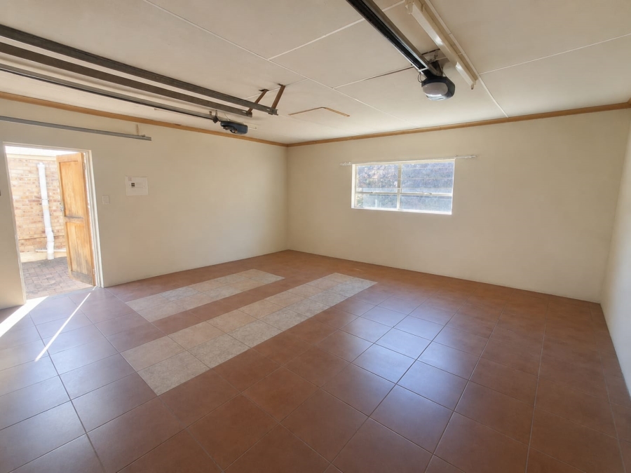 3 Bedroom Property for Sale in Signal Hill KwaZulu-Natal