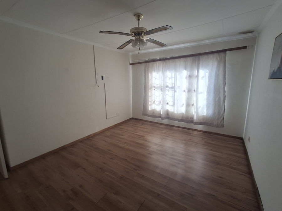 3 Bedroom Property for Sale in Signal Hill KwaZulu-Natal
