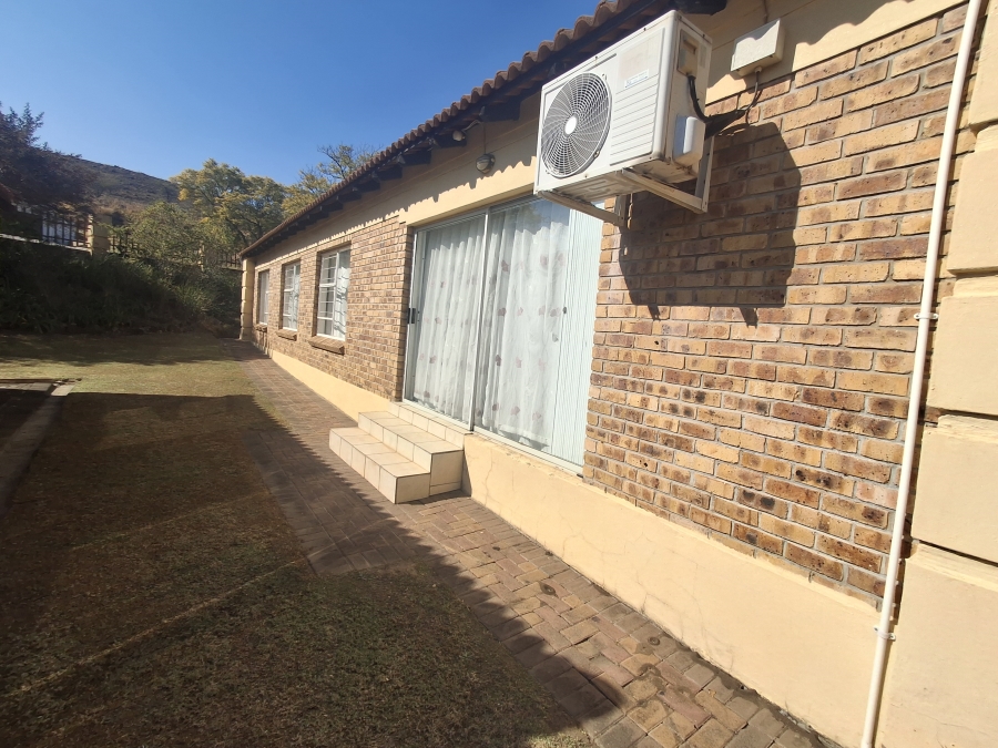 3 Bedroom Property for Sale in Signal Hill KwaZulu-Natal
