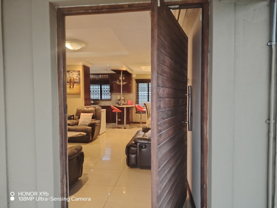 3 Bedroom Property for Sale in Montclair KwaZulu-Natal