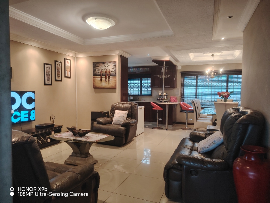3 Bedroom Property for Sale in Montclair KwaZulu-Natal