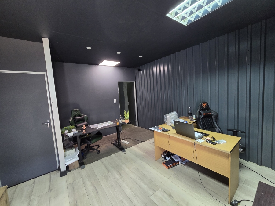 To Let Commercial Property for Rent in Briardene KwaZulu-Natal