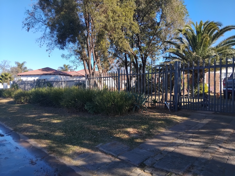 4 Bedroom Property for Sale in Barry Hertzog Park KwaZulu-Natal