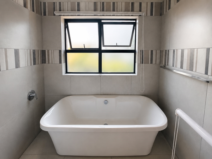 To Let 3 Bedroom Property for Rent in Salt Rock KwaZulu-Natal