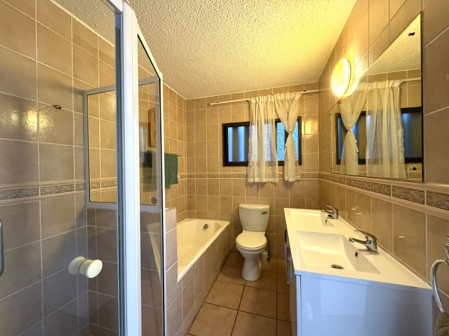 3 Bedroom Property for Sale in Ballitoville KwaZulu-Natal