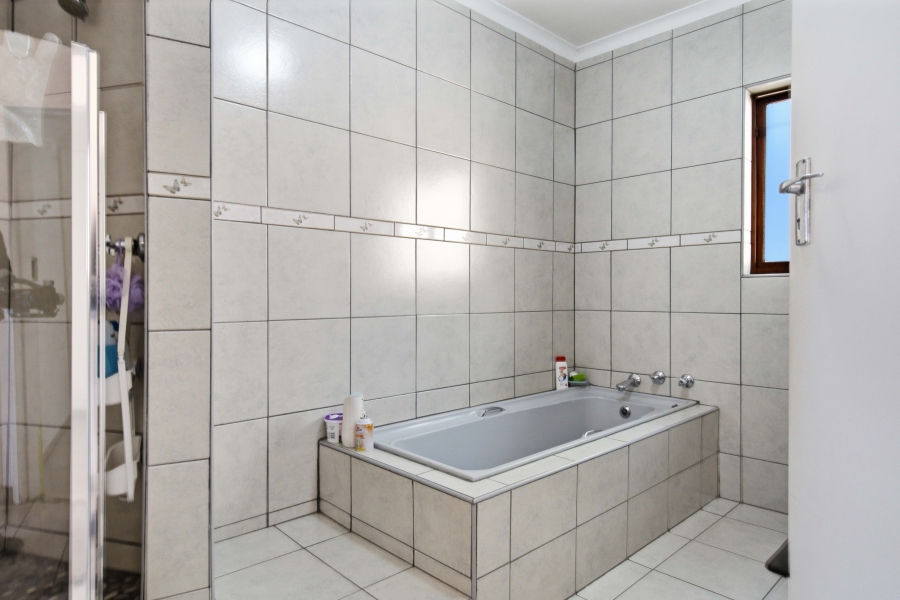 3 Bedroom Property for Sale in Amanzimtoti KwaZulu-Natal