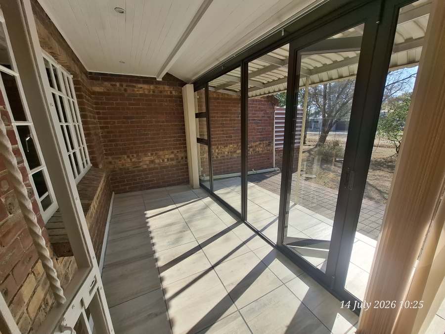 To Let 2 Bedroom Property for Rent in Newcastle KwaZulu-Natal