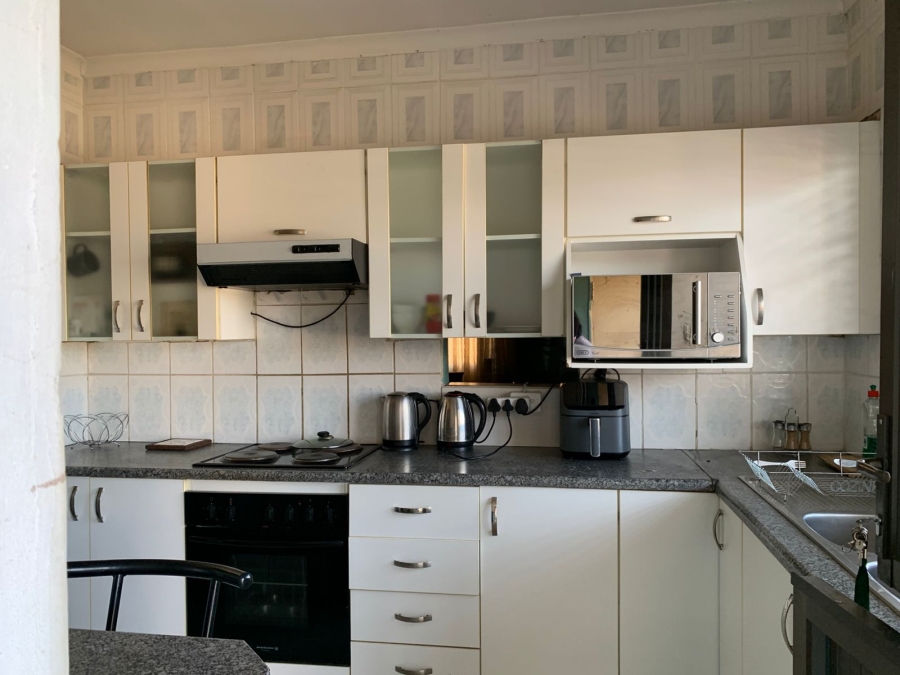 To Let 4 Bedroom Property for Rent in Grange KwaZulu-Natal
