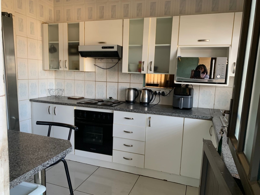 To Let 4 Bedroom Property for Rent in Grange KwaZulu-Natal