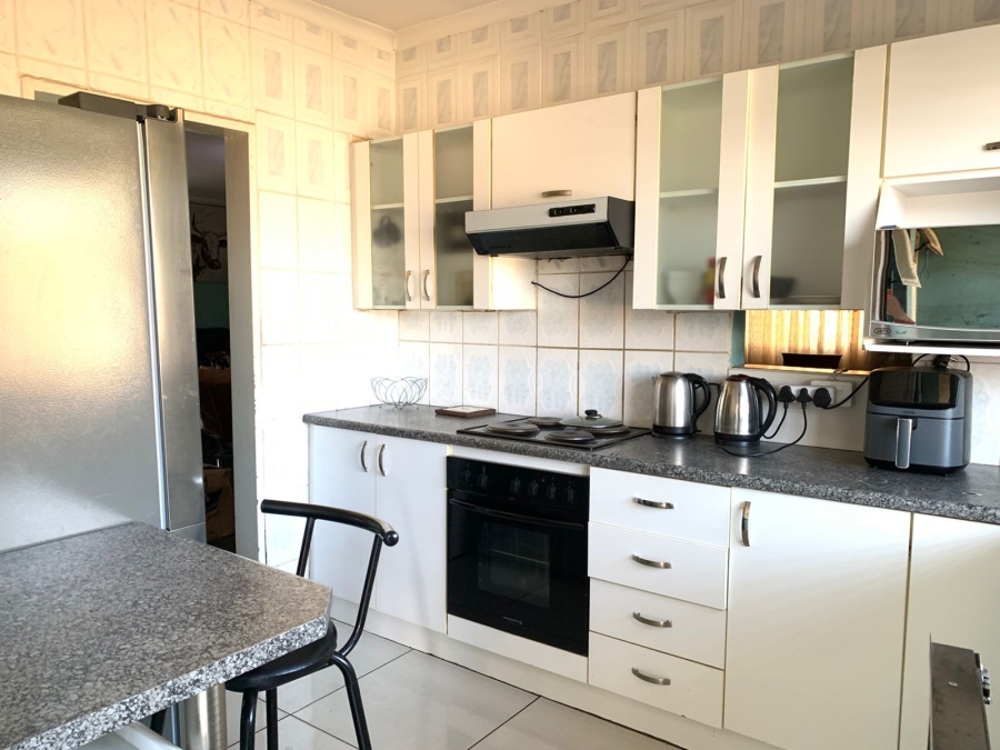 To Let 4 Bedroom Property for Rent in Grange KwaZulu-Natal