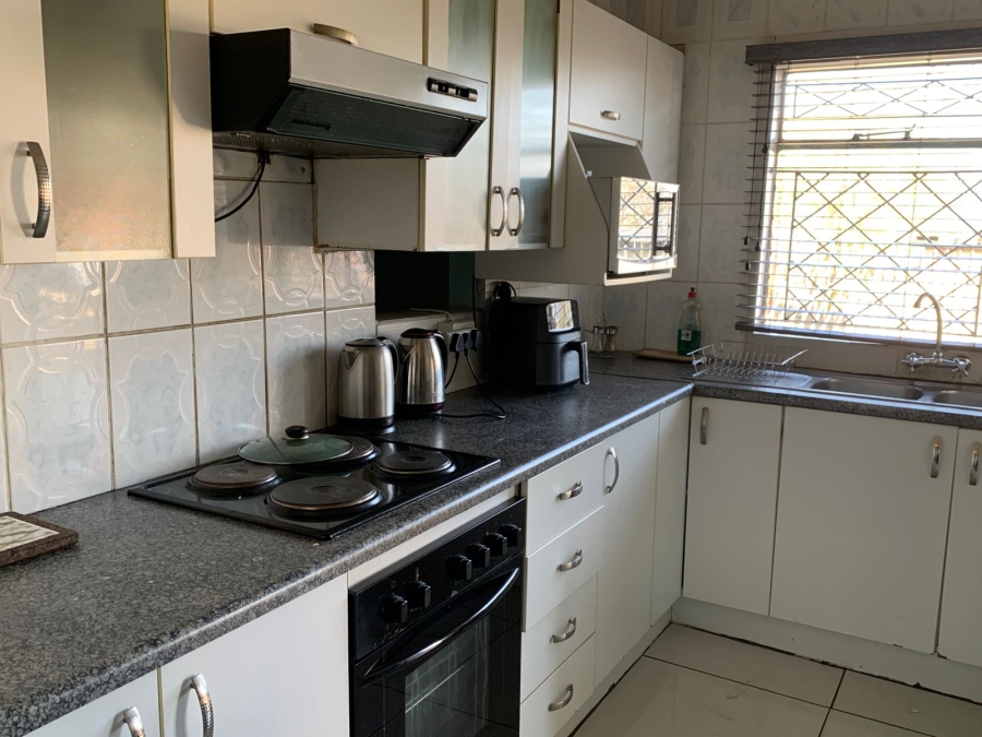 To Let 4 Bedroom Property for Rent in Grange KwaZulu-Natal
