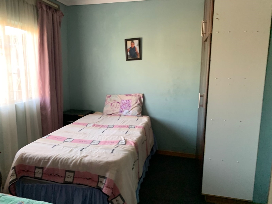 To Let 4 Bedroom Property for Rent in Grange KwaZulu-Natal