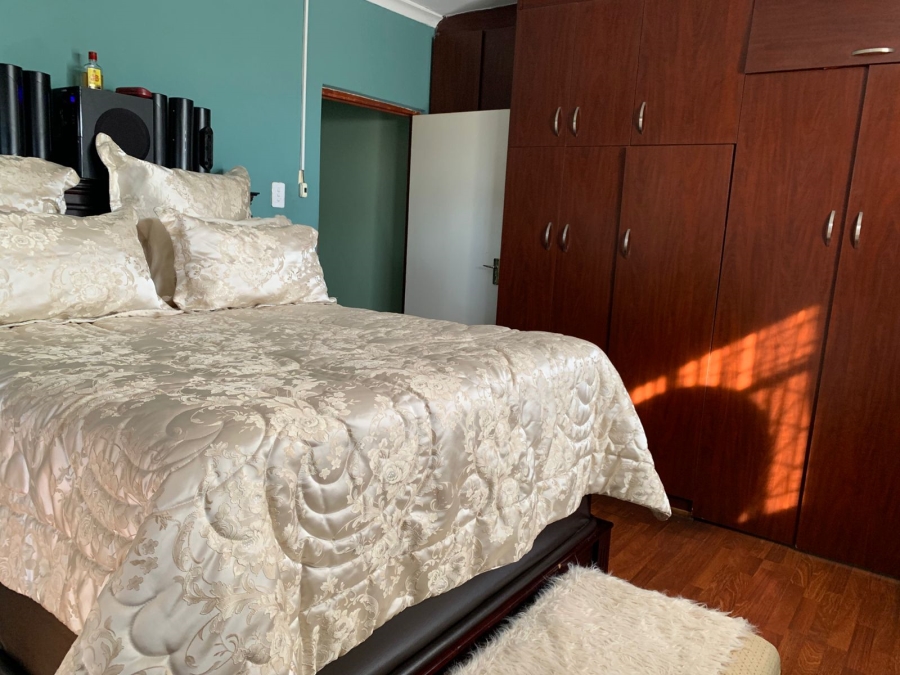 To Let 4 Bedroom Property for Rent in Grange KwaZulu-Natal