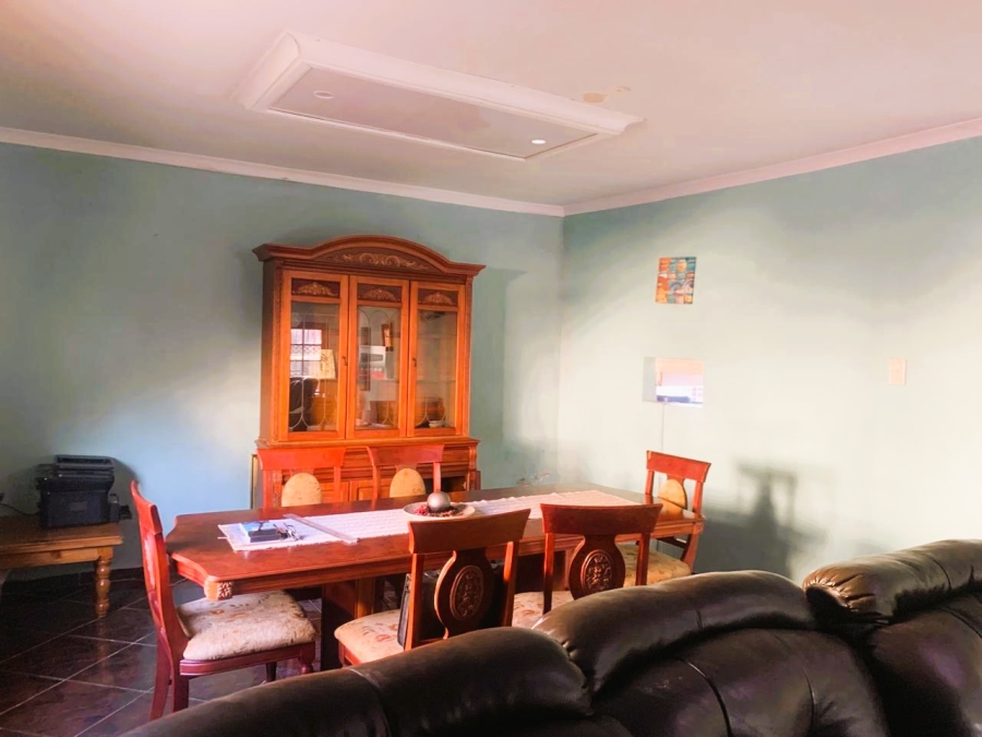 To Let 4 Bedroom Property for Rent in Grange KwaZulu-Natal