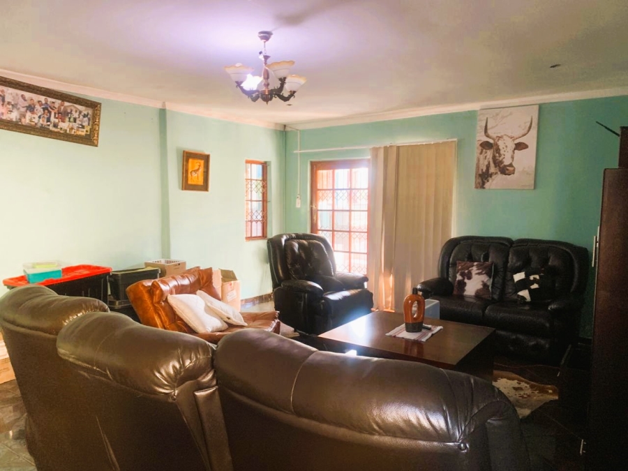 To Let 4 Bedroom Property for Rent in Grange KwaZulu-Natal
