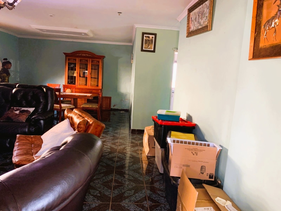 To Let 4 Bedroom Property for Rent in Grange KwaZulu-Natal
