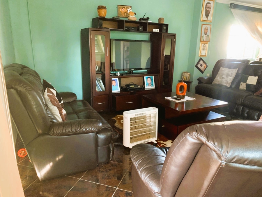 To Let 4 Bedroom Property for Rent in Grange KwaZulu-Natal