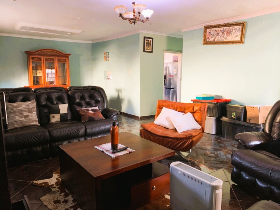 To Let 4 Bedroom Property for Rent in Grange KwaZulu-Natal