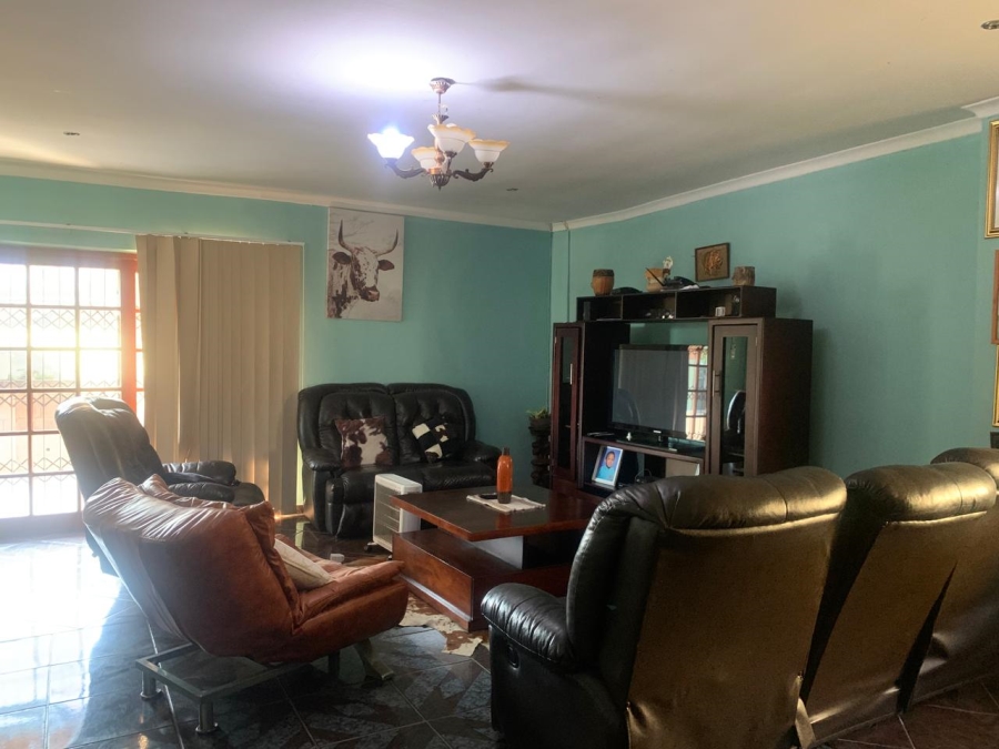 To Let 4 Bedroom Property for Rent in Grange KwaZulu-Natal