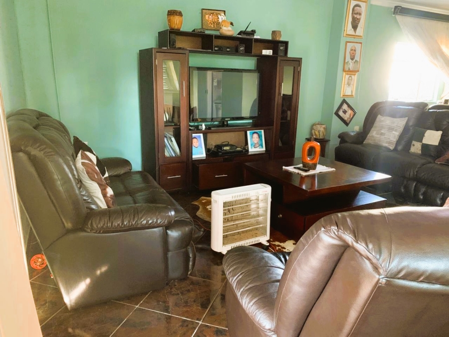 To Let 4 Bedroom Property for Rent in Grange KwaZulu-Natal