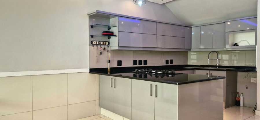 2 Bedroom Property for Sale in La Lucia KwaZulu-Natal