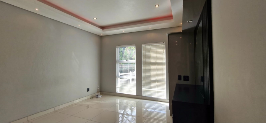 2 Bedroom Property for Sale in La Lucia KwaZulu-Natal