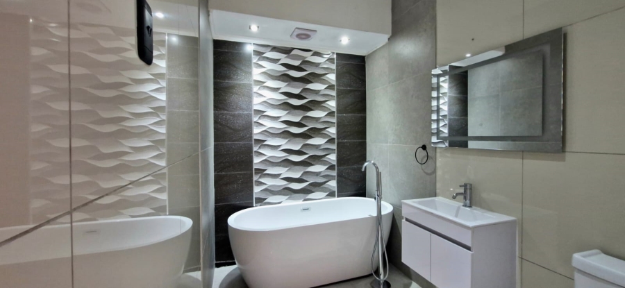 2 Bedroom Property for Sale in La Lucia KwaZulu-Natal