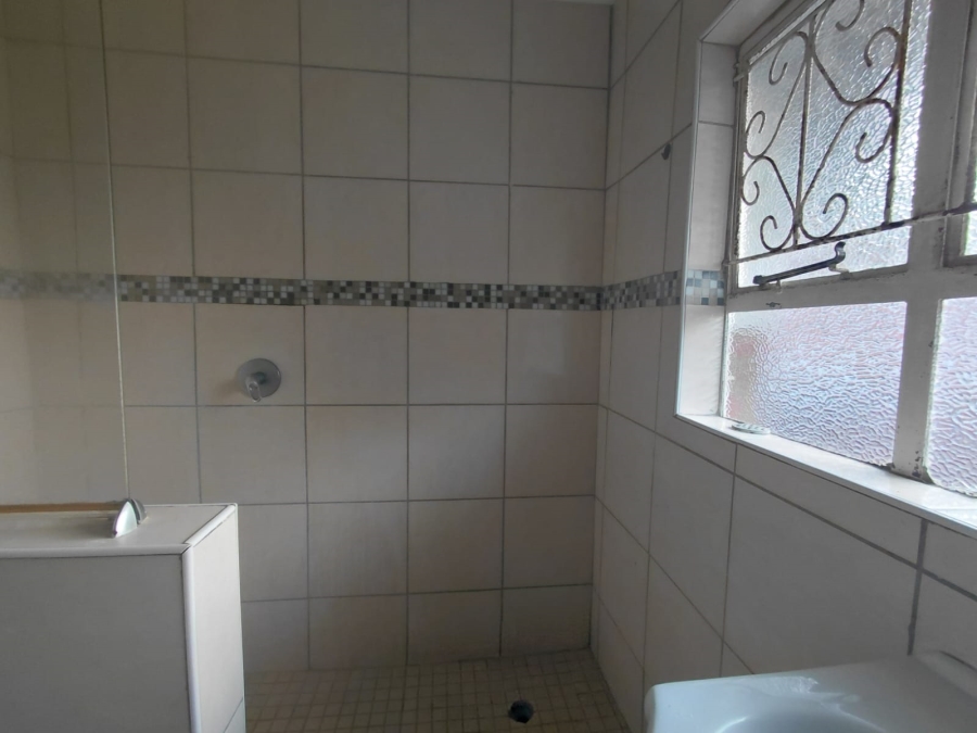 To Let 2 Bedroom Property for Rent in Essenwood KwaZulu-Natal