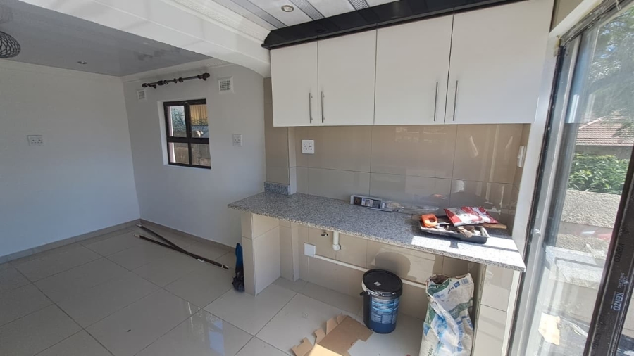 To Let 2 Bedroom Property for Rent in Fynnland KwaZulu-Natal