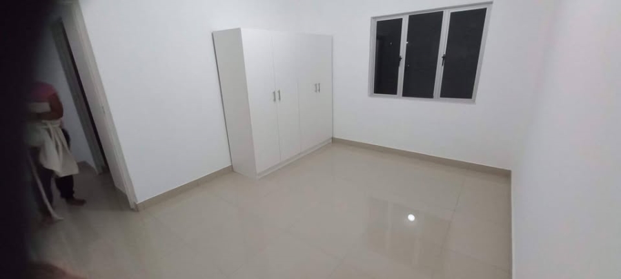 To Let 2 Bedroom Property for Rent in Risecliff KwaZulu-Natal