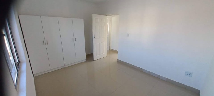 To Let 2 Bedroom Property for Rent in Risecliff KwaZulu-Natal