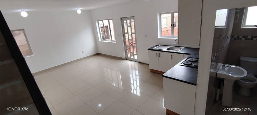 To Let 2 Bedroom Property for Rent in Risecliff KwaZulu-Natal