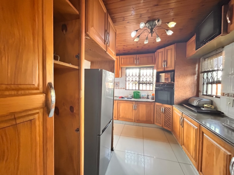8 Bedroom Property for Sale in Esikhawini KwaZulu-Natal