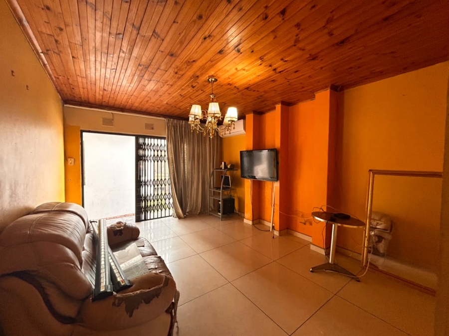 8 Bedroom Property for Sale in Esikhawini KwaZulu-Natal
