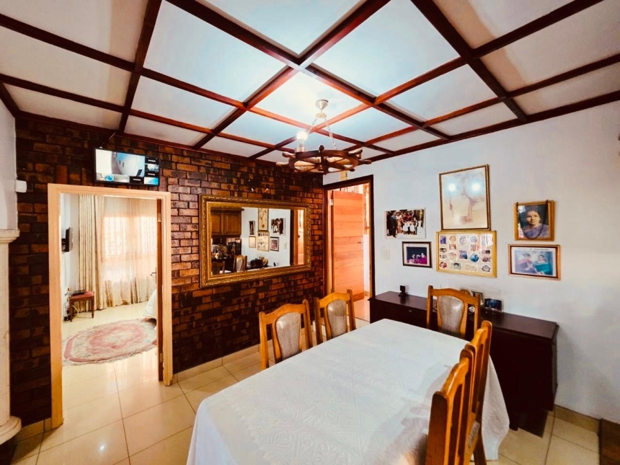 6 Bedroom Property for Sale in Burlington Heights KwaZulu-Natal