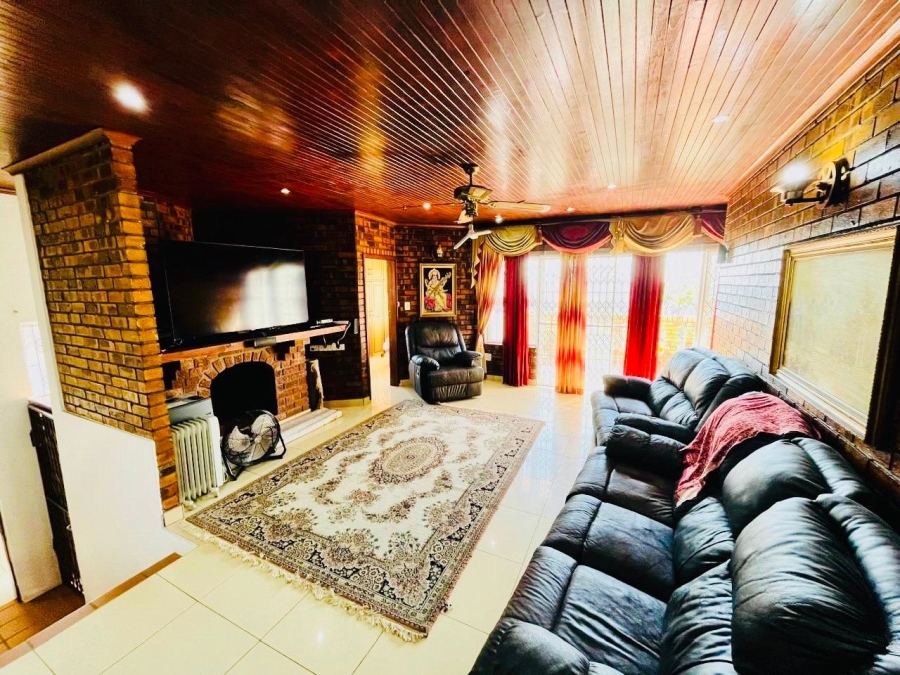 6 Bedroom Property for Sale in Burlington Heights KwaZulu-Natal
