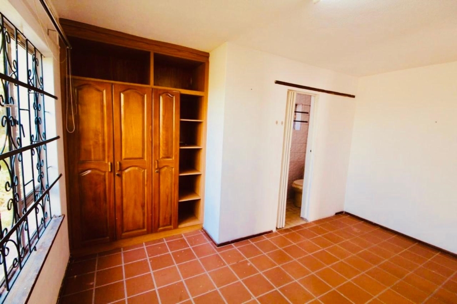 6 Bedroom Property for Sale in Burlington Heights KwaZulu-Natal