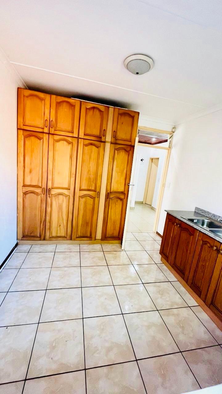 6 Bedroom Property for Sale in Burlington Heights KwaZulu-Natal