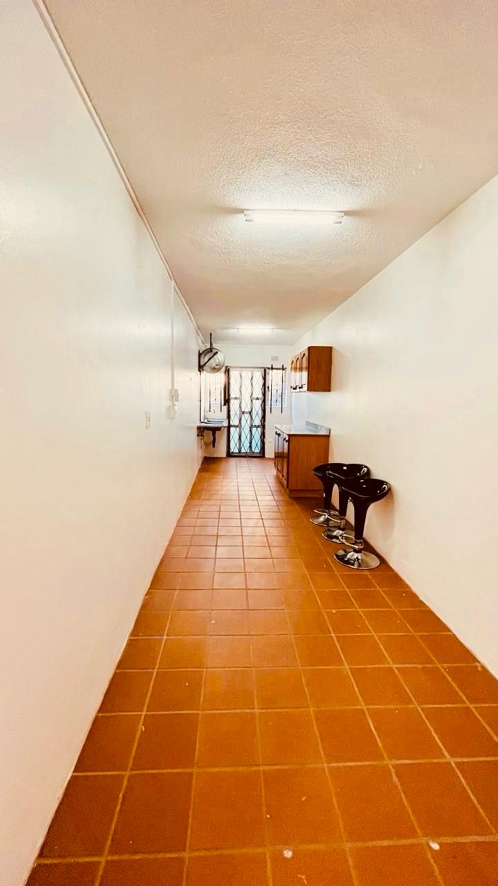 6 Bedroom Property for Sale in Burlington Heights KwaZulu-Natal