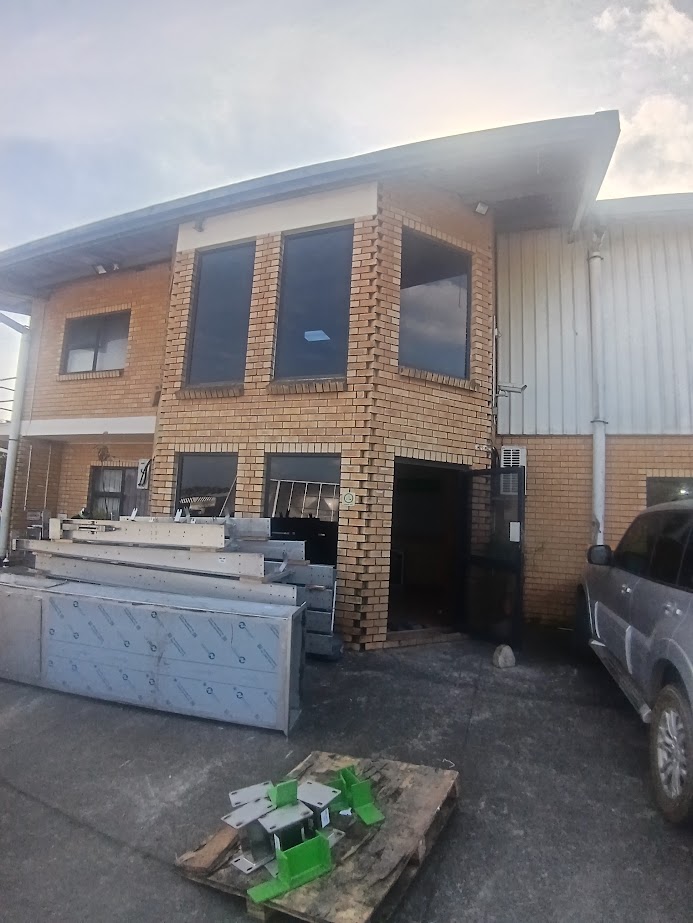 To Let Commercial Property for Rent in Mahogany Ridge KwaZulu-Natal
