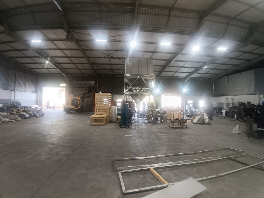 To Let Commercial Property for Rent in Mahogany Ridge KwaZulu-Natal
