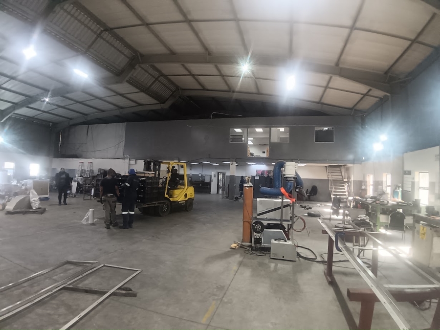 To Let Commercial Property for Rent in Mahogany Ridge KwaZulu-Natal
