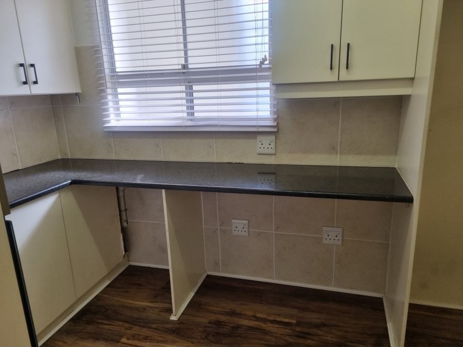 To Let 2 Bedroom Property for Rent in Umhlanga KwaZulu-Natal