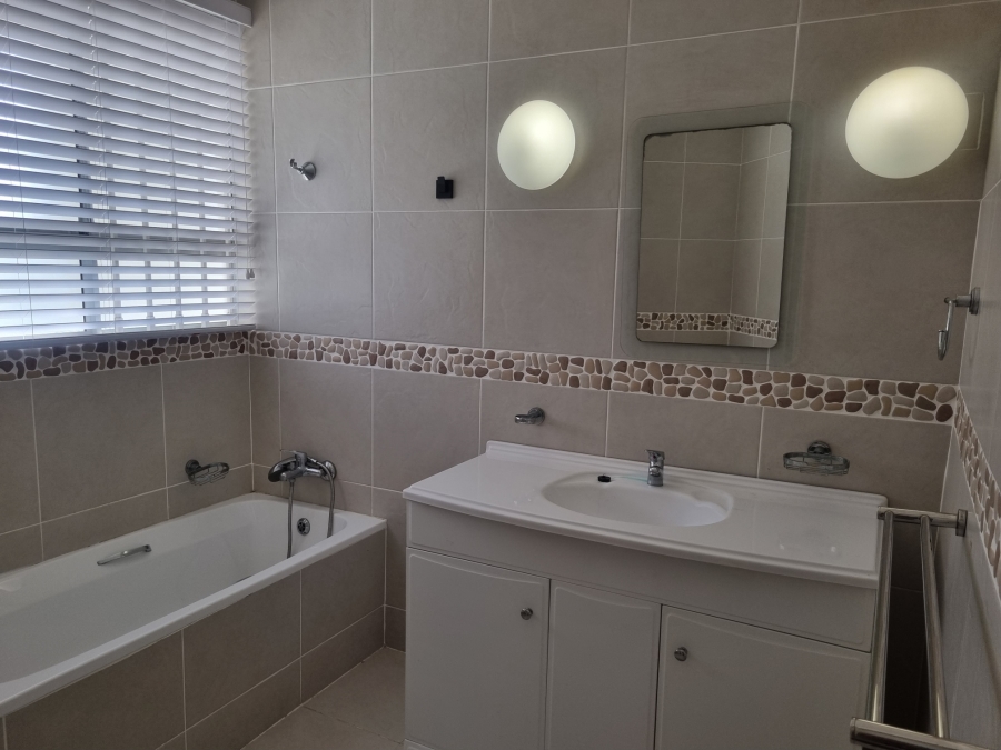 To Let 2 Bedroom Property for Rent in Umhlanga KwaZulu-Natal