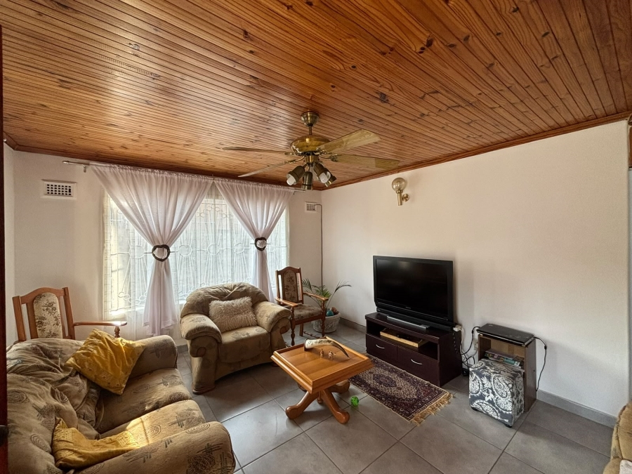 5 Bedroom Property for Sale in Shallcross KwaZulu-Natal